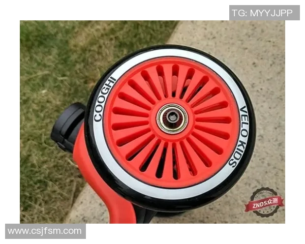 滑板战术解析：探秘北京滑板队的包夹战术体系与实战应用