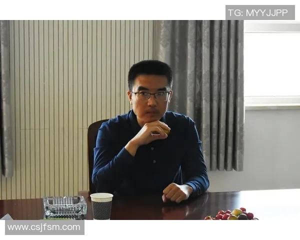 杨芳回顾足球生涯的点滴故事与心路历程分享 杨芳回顾足球生涯的点滴故事与心路历程分享