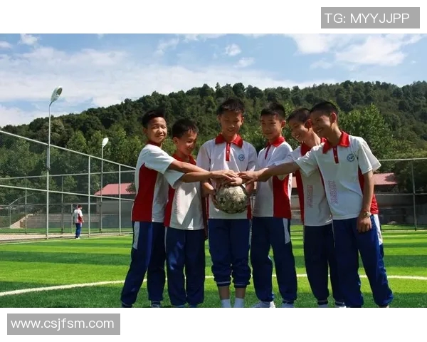 足球明星的儿子如何在绿茵场上追逐父亲的辉煌梦想与人生旅程 足球明星的儿子如何在绿茵场上追逐父亲的辉煌梦想与人生旅程